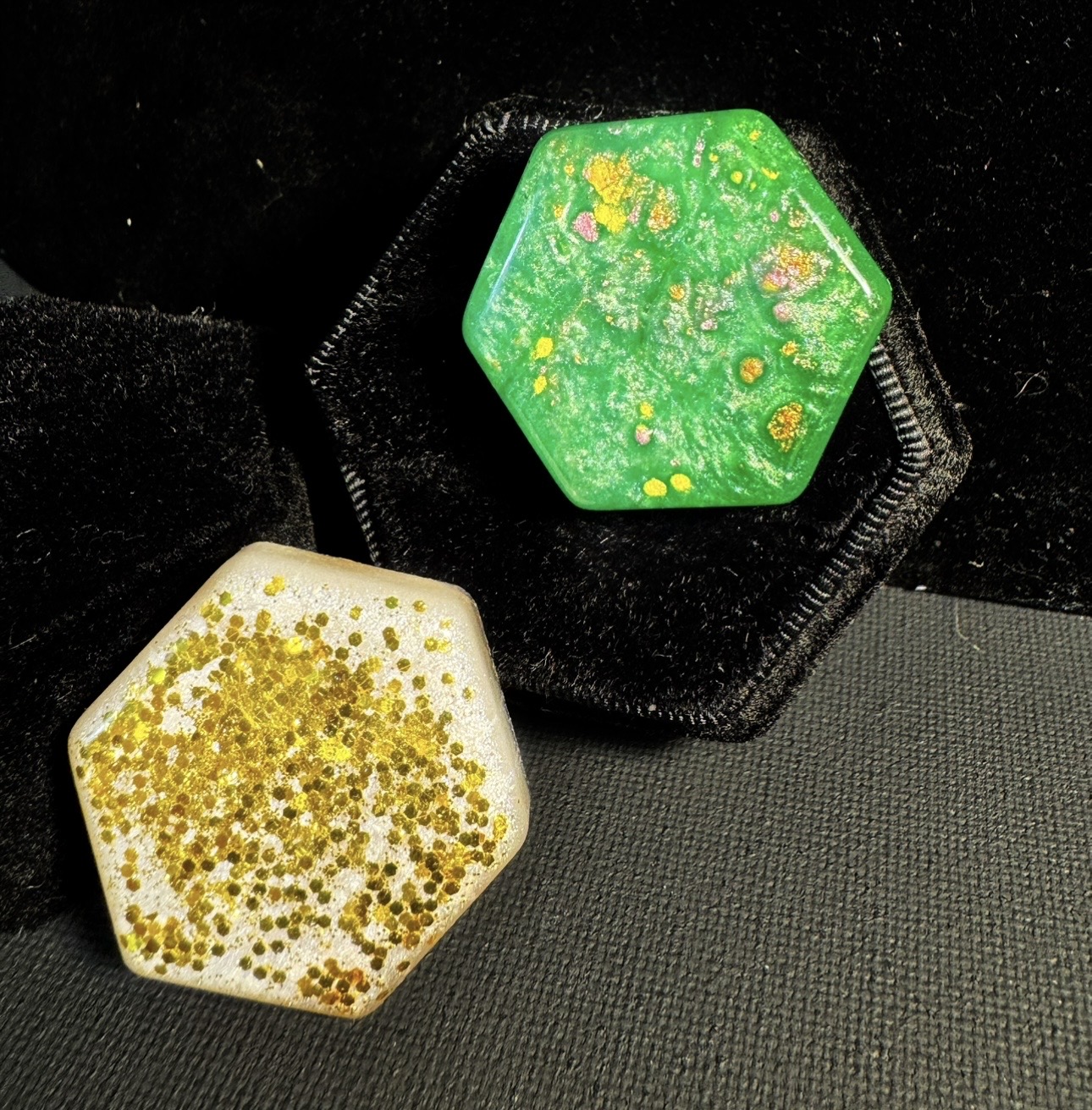 Emerald Flake & Gilded Pearl